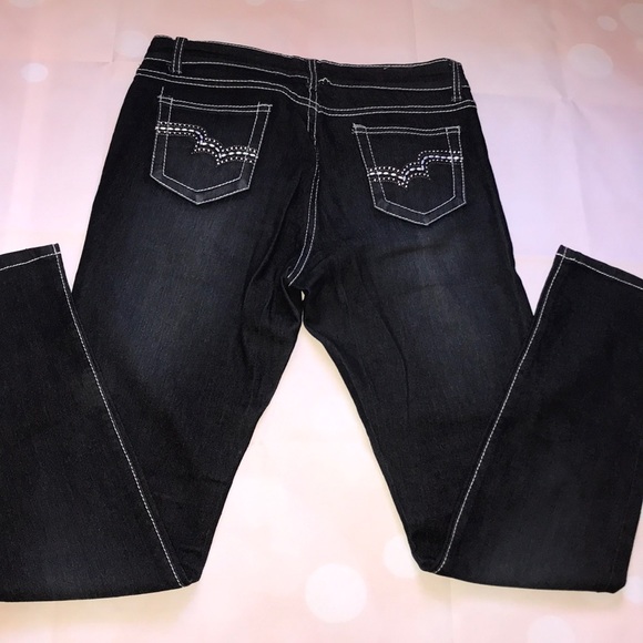 Women’s Jeans - Picture 2 of 3